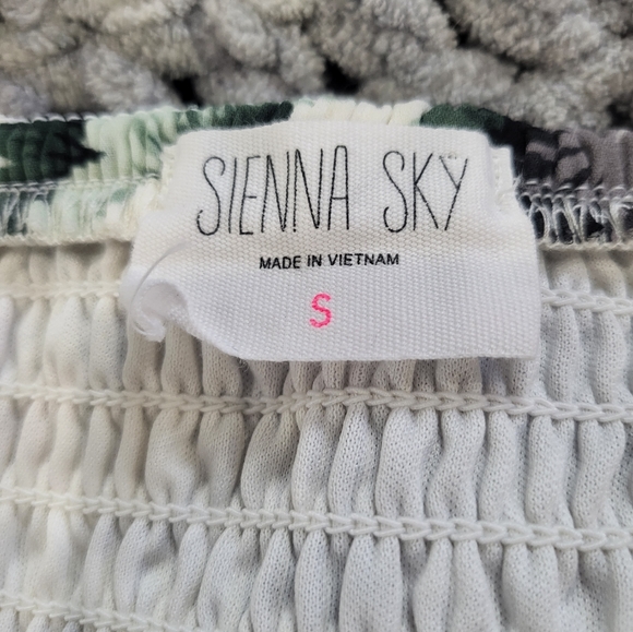 Multi color floral pattern A line slip on mini dress. - Picture 5 of 5